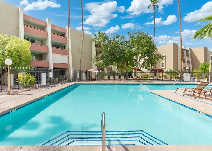 Walk To Old Town - 1br Condo, Heated Pool And Patio *