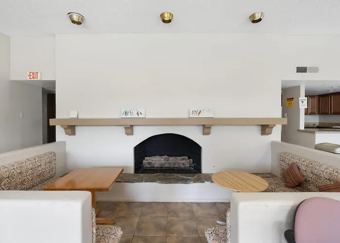 Holiday home Walk To Old Town - 1br Condo, Heated Pool And Patio *