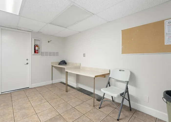 Walk To Old Town - 1br Condo, Heated Pool And Patio Holiday home *