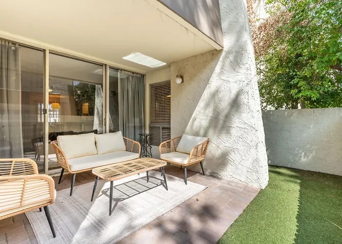 Walk To Old Town - 1br Condo, Heated Pool And Patio *