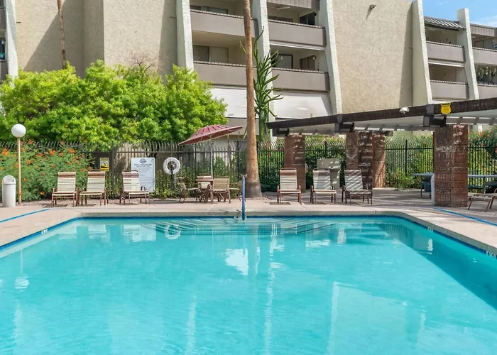 Holiday home Walk To Old Town - 1br Condo, Heated Pool And Patio *
